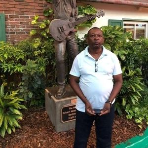 Meet your Posher, Roy